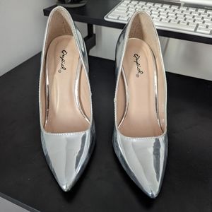 Silver pumps
